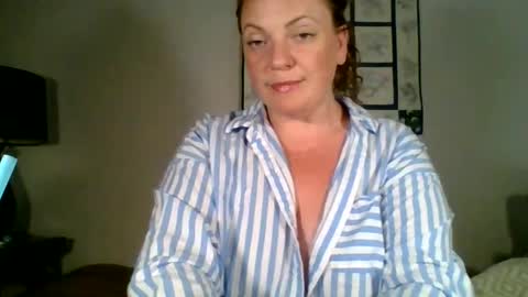 caitieluvs online show from June 8, 2:12 am