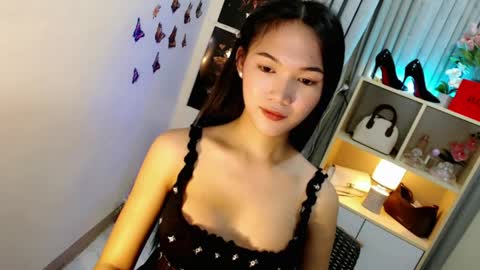 caitlin online show from April 25, 11:46 am