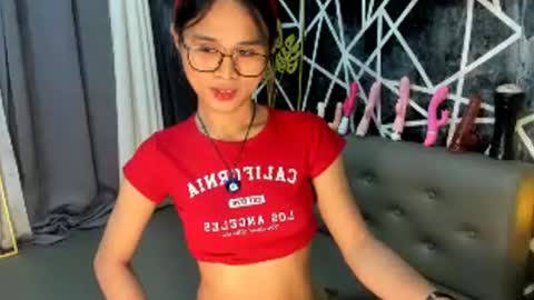 C A I T L Y N online show from July 28, 1:45 am