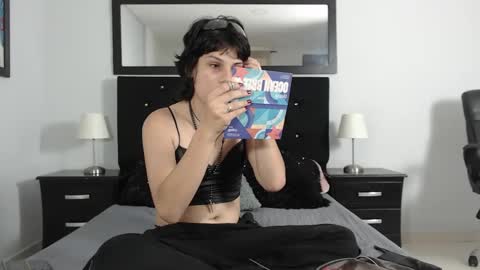 Snapshot of caitlynwheler chatting on January 12, 9:29 pm caitlynwheler online show from January 12, 9:29 pm