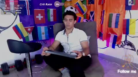 Snapshot of caius_bigcock1 chatting on June 27, 12:22 pm caius online show from June 27, 12:22 pm