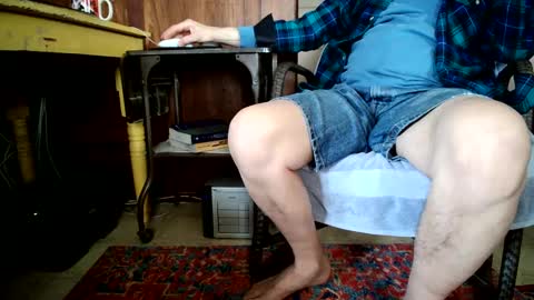 Snapshot of cali1962 chatting on January 2, 10:44 pm Cal online show from January 2, 10:44 pm