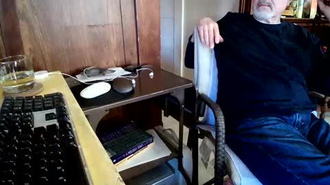 Snapshot of cali1962 chatting on February 16, 10:54 pm Cal online show from February 16, 10:54 pm