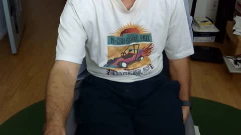 Snapshot of califun4u chatting on November 6, 8:32 pm califun4u online show from November 6, 8:32 pm