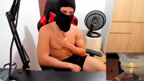 Snapshot of calihotcaliente27 chatting on February 10, 4:14 pm calihotcaliente27 online show from February 10, 4:14 pm