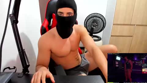 Snapshot of calihotcaliente27 chatting on February 22, 5:02 pm calihotcaliente27 online show from February 22, 5:02 pm