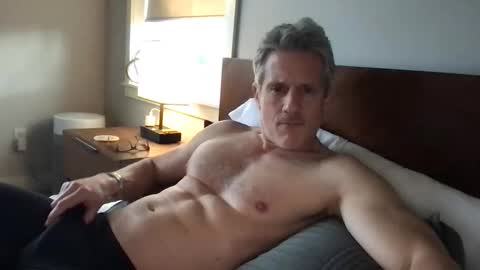 Snapshot of calirsedmo chatting on March 17, 1:10 am calirsedmo online show from March 17, 1:10 am