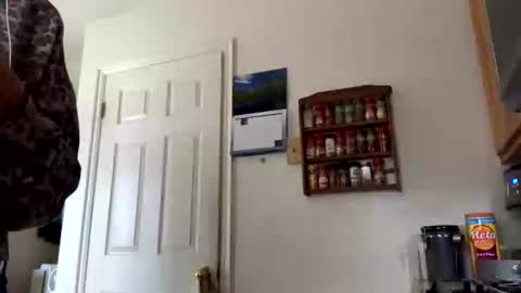 calishop1 online show from October 27, 3:38 pm