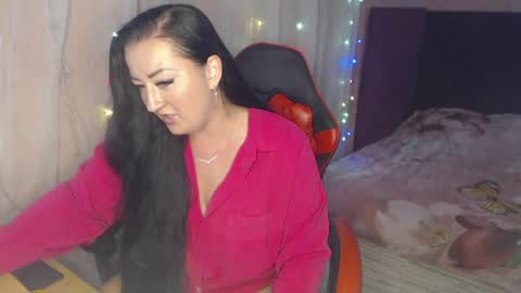 Shaya online show from June 8, 3:34 pm
