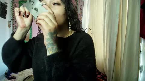 Snapshot of callme_lolas chatting on December 19, 10:28 pm paula online show from December 19, 10:28 pm