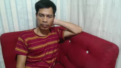 Snapshot of callme_pogs chatting on December 22, 9:44 am callme_pogs online show from December 22, 9:44 am