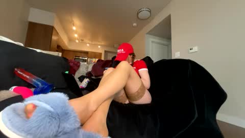 callmelovelie online show from February 17, 5:43 pm