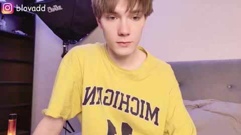 Snapshot of callmenineoneseven chatting on February 9, 4:00 pm Nick online show from February 9, 4:00 pm