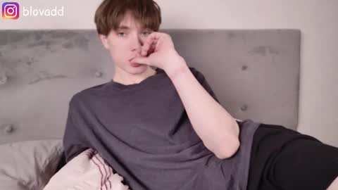 Snapshot of callmenineoneseven chatting on March 21, 8:45 pm Nick online show from March 21, 8:45 pm