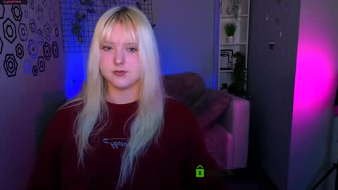 callmevivien online show from April 12, 9:36 am