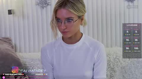 Snapshot of calvia_farey chatting on December 3, 11:14 pm calvia_farey online show from December 3, 11:14 pm