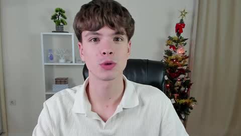 Snapshot of calvin_loves_you chatting on December 15, 7:10 pm Hey I am Calvin online show from December 15, 7:10 pm