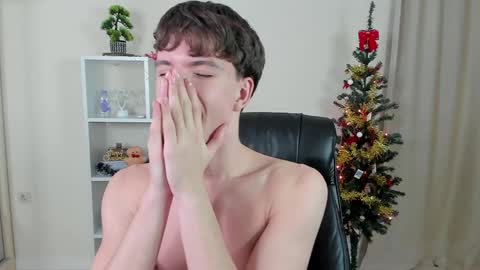 Snapshot of calvin_loves_you chatting on January 3, 10:08 pm Hey I am Calvin online show from January 3, 10:08 pm