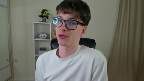 Snapshot of calvin_loves_you chatting on January 21, 7:17 pm Hey I am Calvin online show from January 21, 7:17 pm