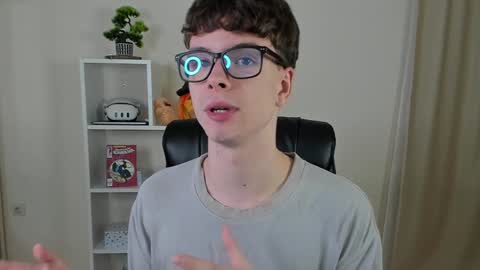 Snapshot of calvin_loves_you chatting on January 22, 7:13 pm Hey I am Calvin online show from January 22, 7:13 pm