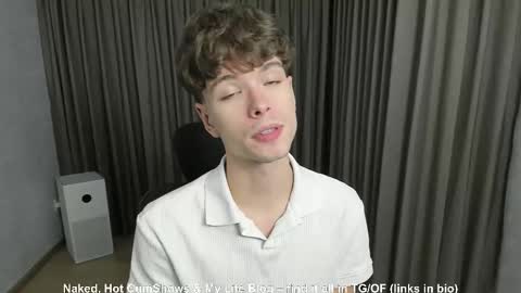 Snapshot of calvin_loves_you chatting on October 28, 2:20 pm Hey I am Calvin online show from October 28, 2:20 pm