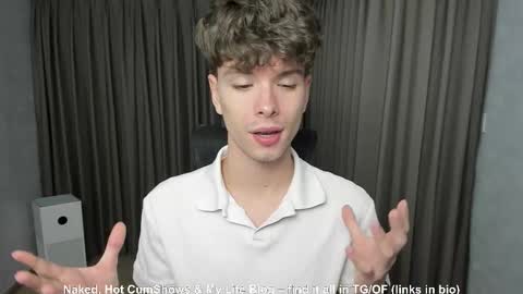 Snapshot of calvin_loves_you chatting on November 2, 2:08 pm Hey I am Calvin online show from November 2, 2:08 pm