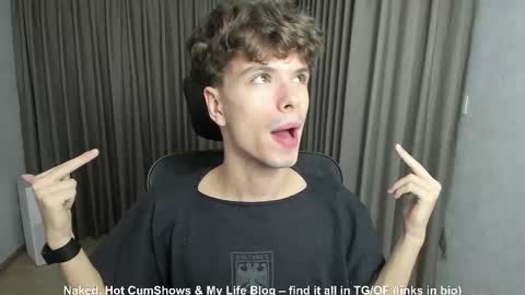 Snapshot of calvin_loves_you chatting on November 9, 2:15 pm Hey I am Calvin online show from November 9, 2:15 pm