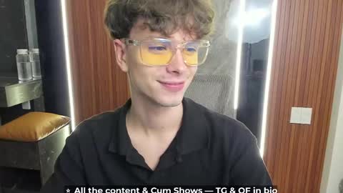 Hey I am Calvin  online show from April 26, 5:10 pm