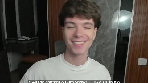 Hey I am Calvin  online show from May 16, 5:12 pm