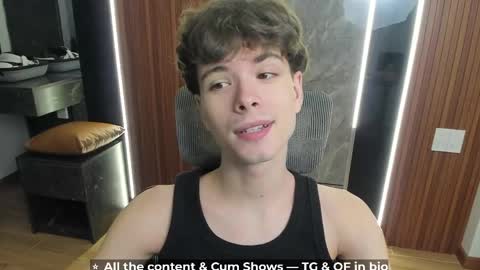 Hey I am Calvin  online show from May 19, 3:18 pm