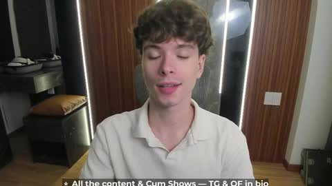 Hey I am Calvin  online show from May 20, 3:18 pm
