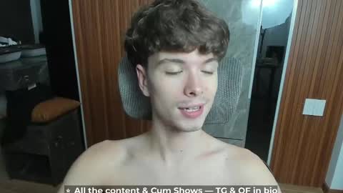 Hey I am Calvin  online show from May 27, 4:37 pm