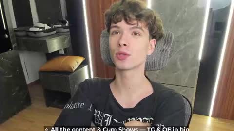 Hey I am Calvin  online show from June 9, 5:13 pm