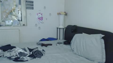 Calvinjohnlad online show from December 13, 7:53 pm