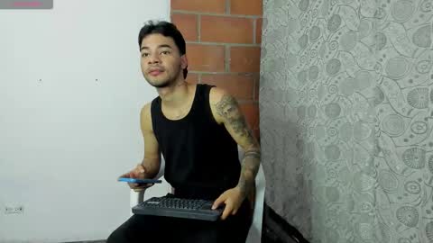 Snapshot of calvinparker_ chatting on December 19, 3:24 am Calvin online show from December 19, 3:24 am