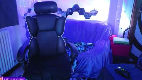 Snapshot of calyptoessence chatting on September 16, 9:27 pm Calypto Essence online show from September 16, 9:27 pm