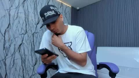 cam_xman online show from April 22, 12:39 pm