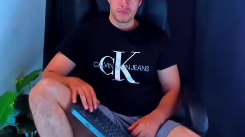 camara110 online show from January 13, 8:15 pm