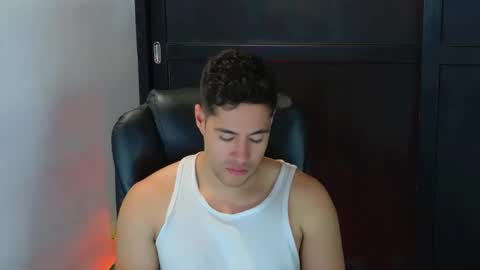 camara110 online show from October 15, 4:45 am