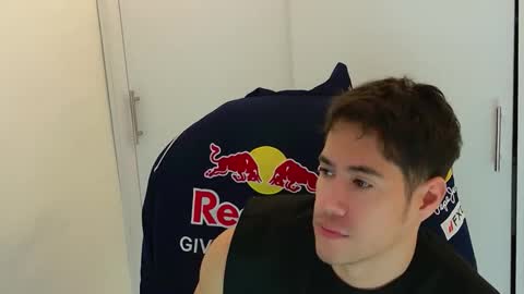 camara110 online show from December 4, 6:27 pm