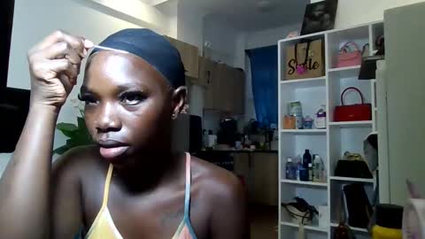 Snapshot of camclit chatting on November 8, 9:20 am Princess online show from November 8, 9:20 am