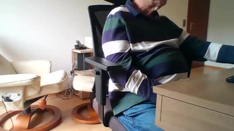 Snapshot of camcologne chatting on October 7, 10:01 am camcologne online show from October 7, 10:01 am