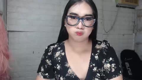 camela_star online show from October 17, 6:05 am