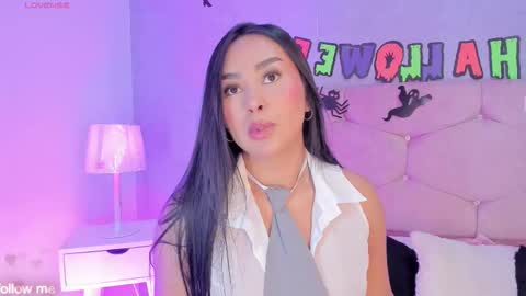 Snapshot of cameliaa_smiith chatting on October 30, 3:30 am Camelia Smith online show from October 30, 3:30 am