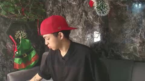 Snapshot of cameron_lux4 chatting on December 2, 12:32 pm CAMERON online show from December 2, 12:32 pm