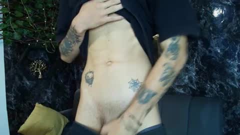 Snapshot of cameron_lux4 chatting on January 11, 4:50 am CAMERON online show from January 11, 4:50 am