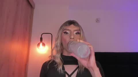 Cameron online show from April 21, 1:18 am