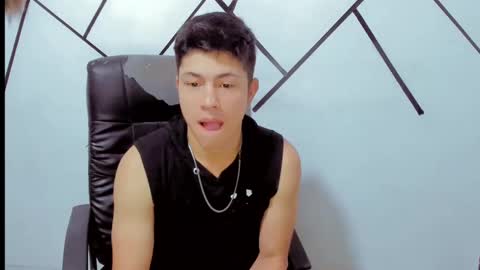 Snapshot of cameron_re chatting on February 4, 6:04 am cameron_re online show from February 4, 6:04 am