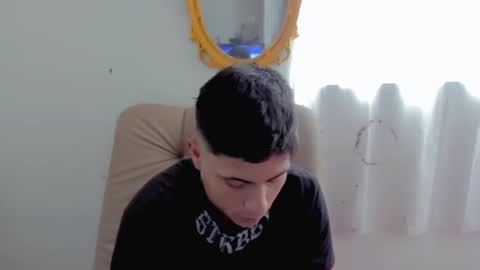 Snapshot of cameron_re chatting on October 2, 5:53 pm cameron_re online show from October 2, 5:53 pm