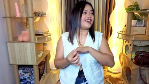 Snapshot of camgirl_jade chatting on July 7, 7:23 am Jade online show from July 7, 7:23 am